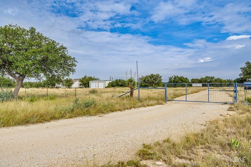 23.66 acres in Sutton County - photo 58
