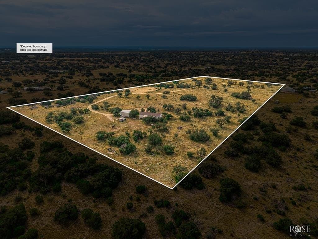 23.66 acres in Sutton County - photo 2