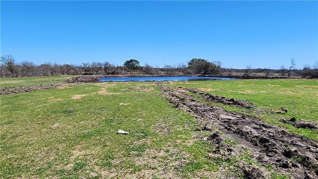 10 acres in McLennan County - photo 2