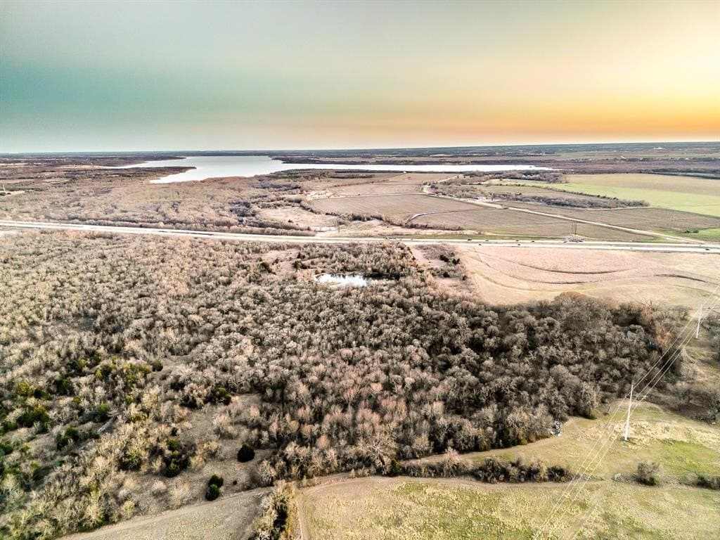 30.12 acres in Ellis County - photo 9