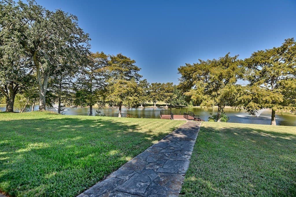 173.69 acres in Fayette County - photo 2