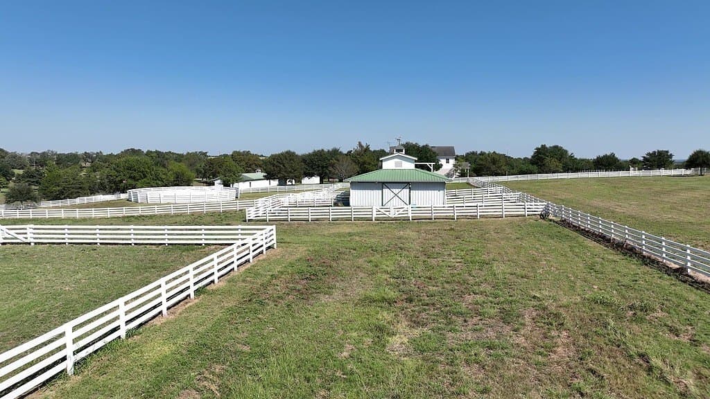 173.69 acres in Fayette County - photo 26