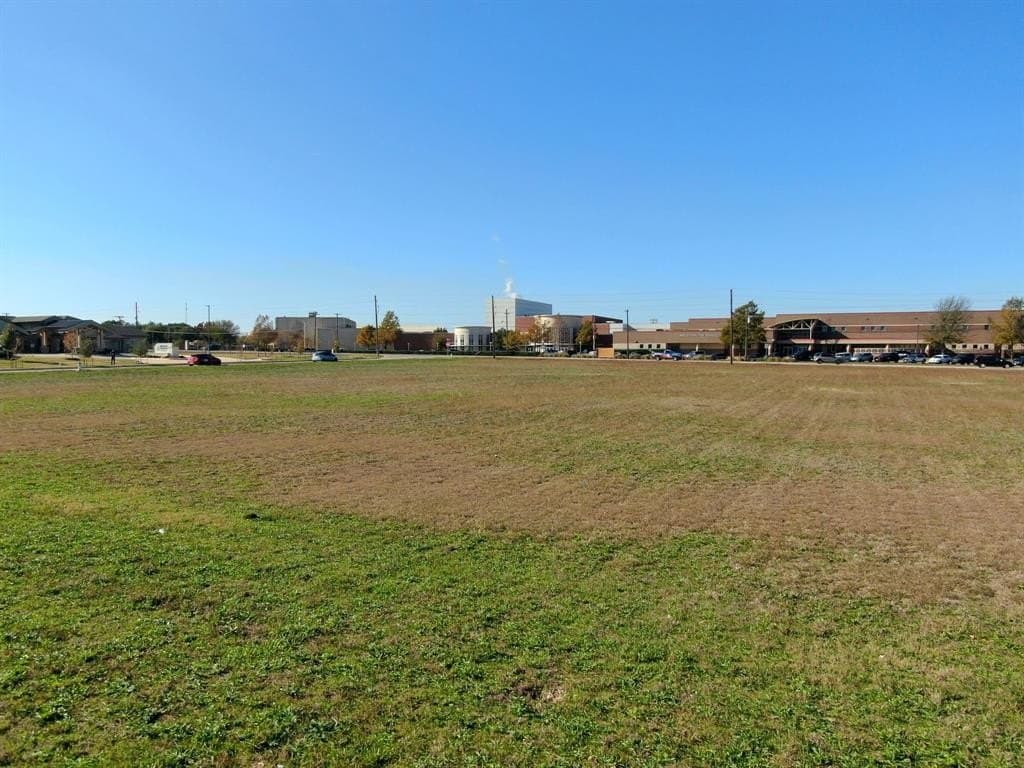 3.1 acres in Ellis County - photo 9