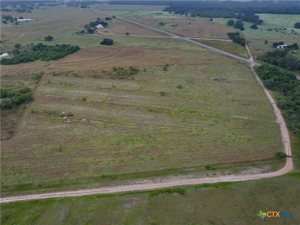 10 acres in DeWitt County - photo 7