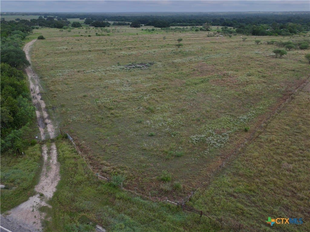 10 acres in DeWitt County - photo 10