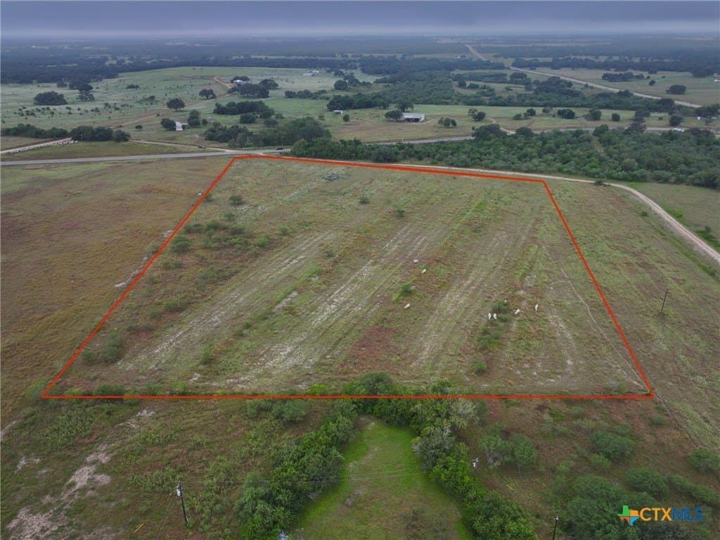 10 acres in DeWitt County - photo 4