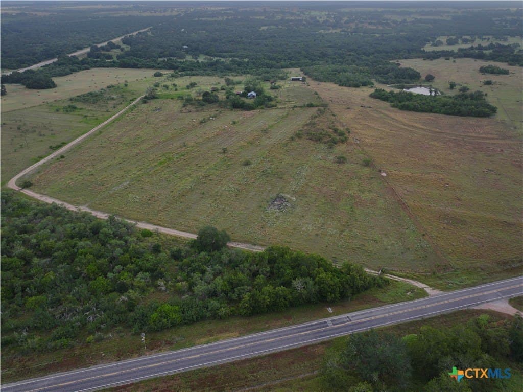 10 acres in DeWitt County - photo 9