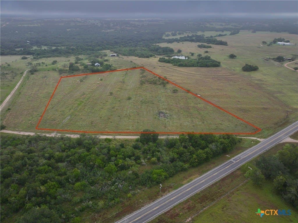10 acres in DeWitt County - photo 2