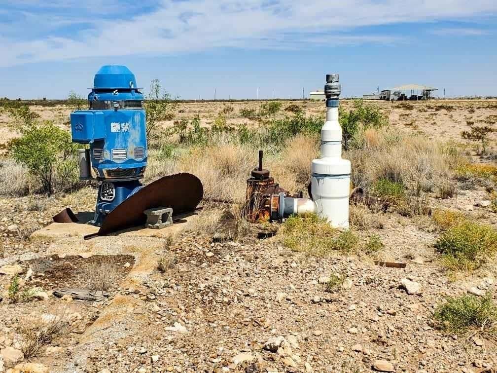 610 acres in Reeves County - photo 5