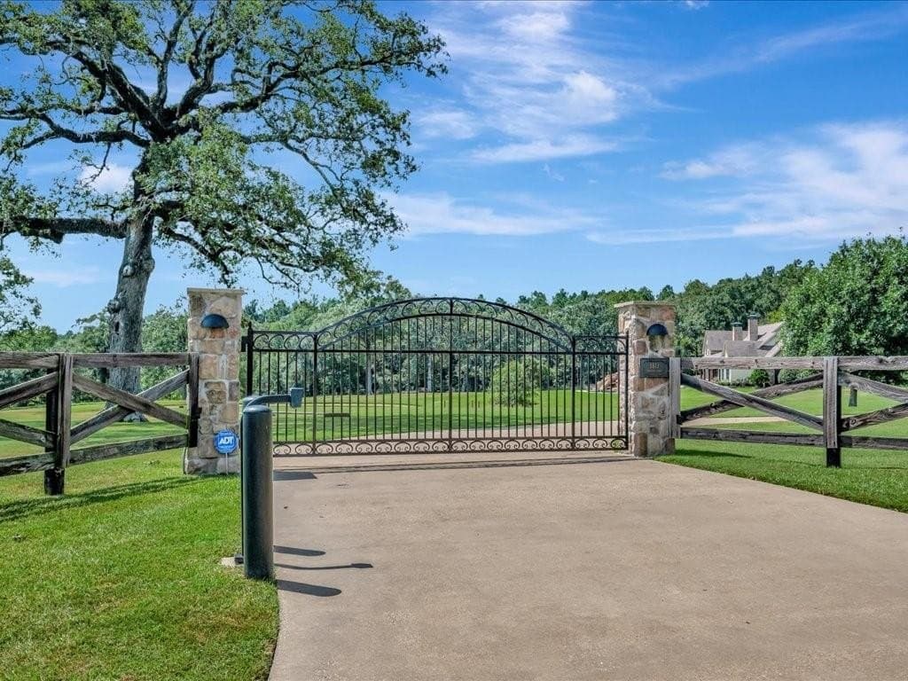 202.85 acres in Angelina County - photo 4