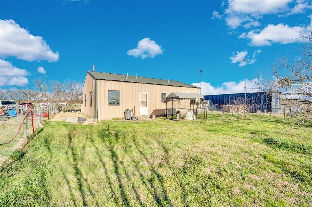 10 acres in Hill County - photo 18