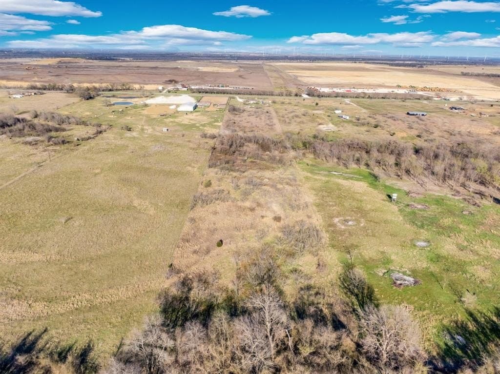 10 acres in Hill County - photo 27