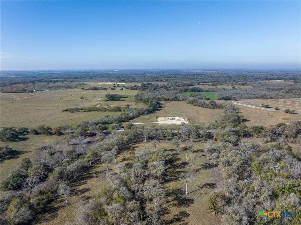 10.01 acres in Gonzales County - photo 2