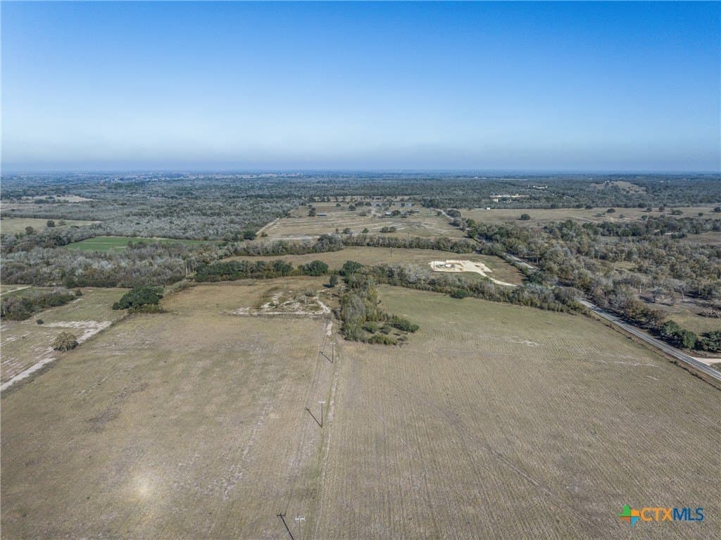 10.01 acres in Gonzales County - photo 5