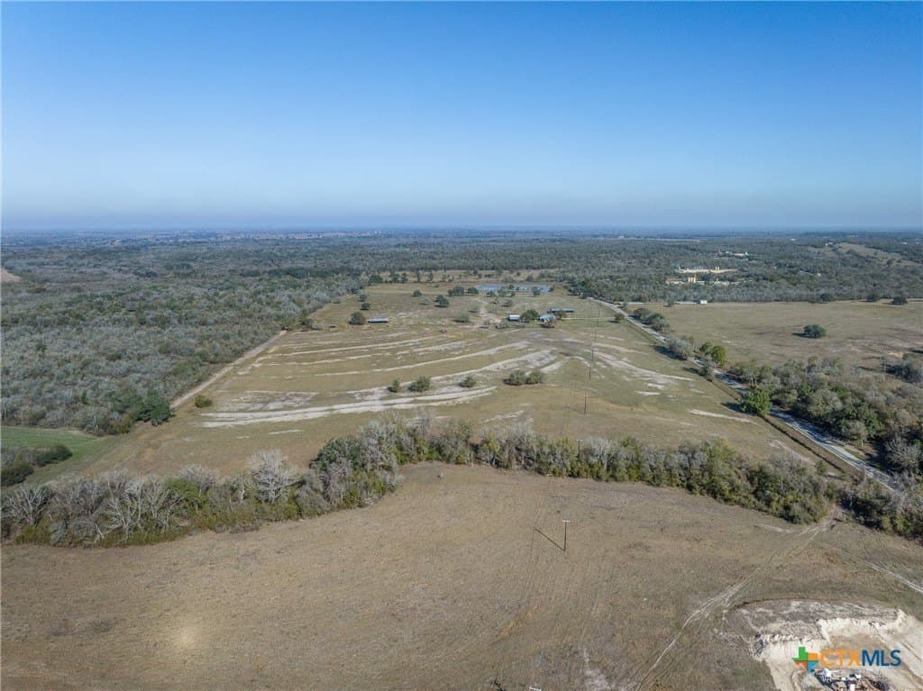 10.01 acres in Gonzales County - photo 6