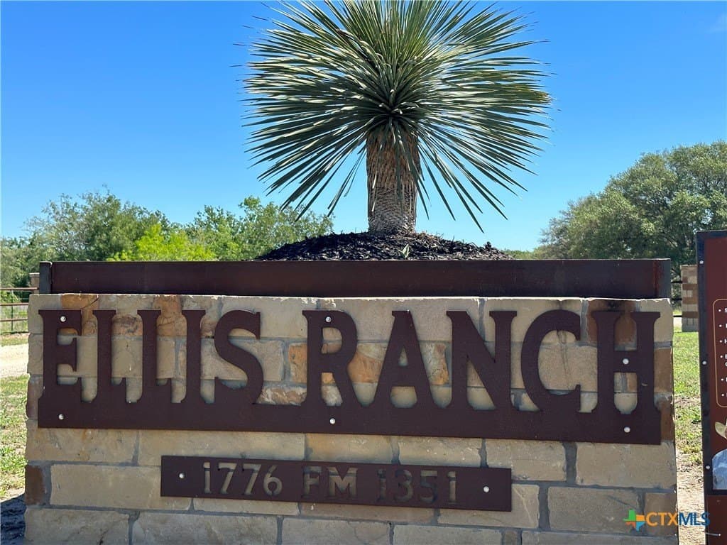 10.77 acres in Goliad County - photo 12