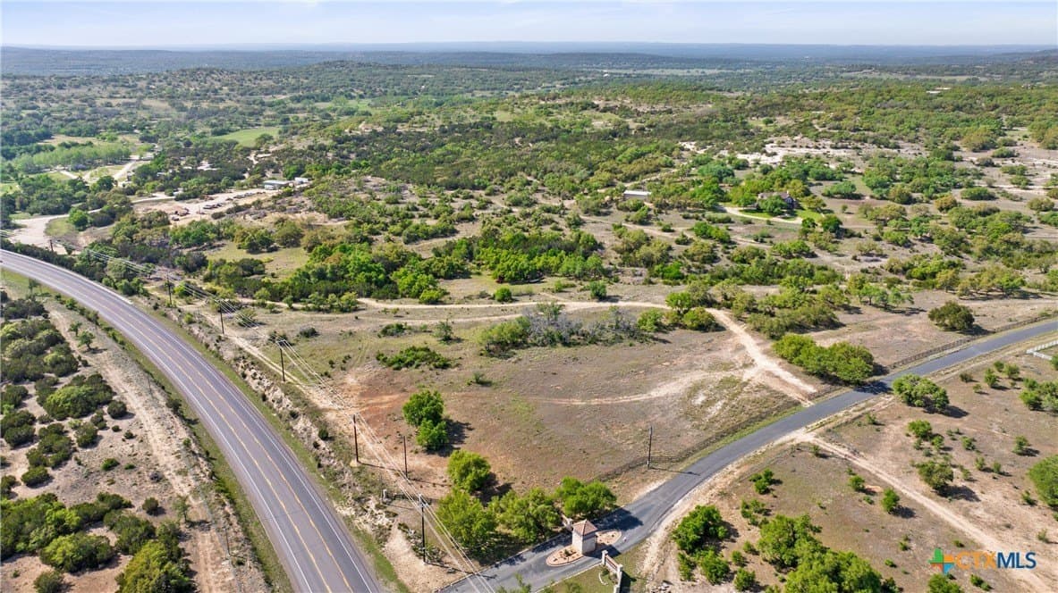 Hwy 290 lot: 01