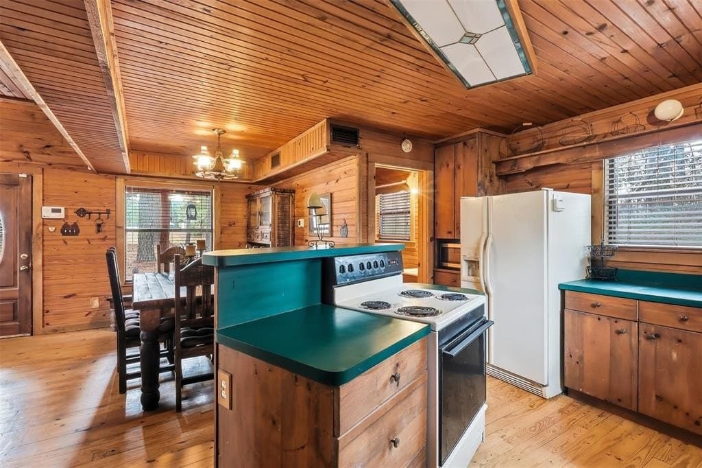10 acres in Wood County - photo 10