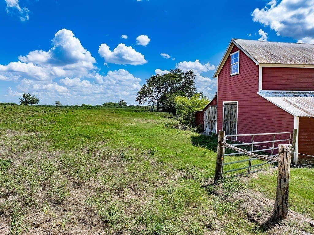 38 acres in Colorado County - photo 3