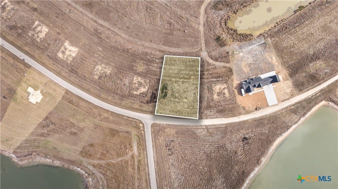 0.87 acres in Calhoun County - photo 3