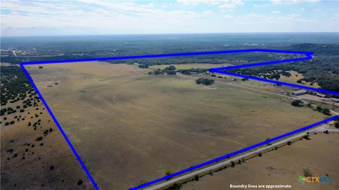 250.1 acres in Williamson County - photo 2