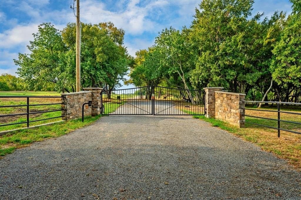 10 acres in Grayson County - photo 2