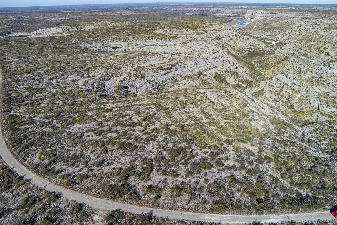 11.99 acres in Val Verde County - photo 5