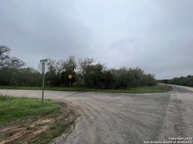10.72 acres in Guadalupe County - photo 2