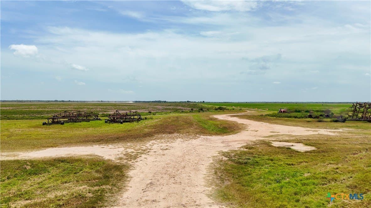 521.23 acres in Wharton County - photo 8