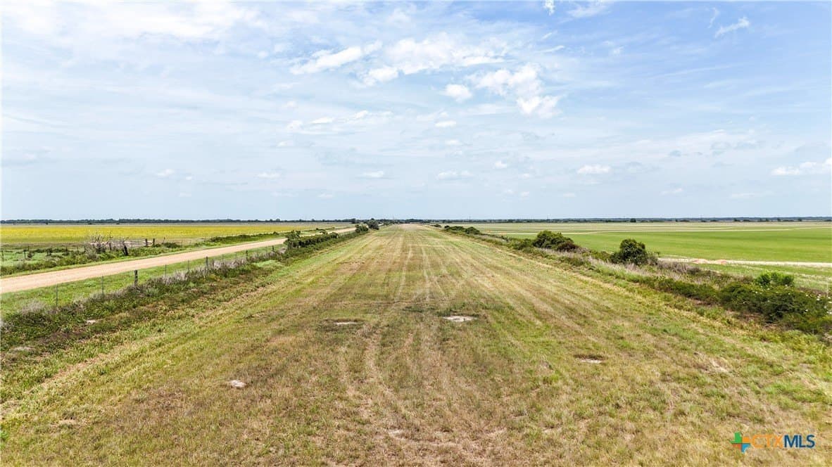 521.23 acres in Wharton County - photo 3