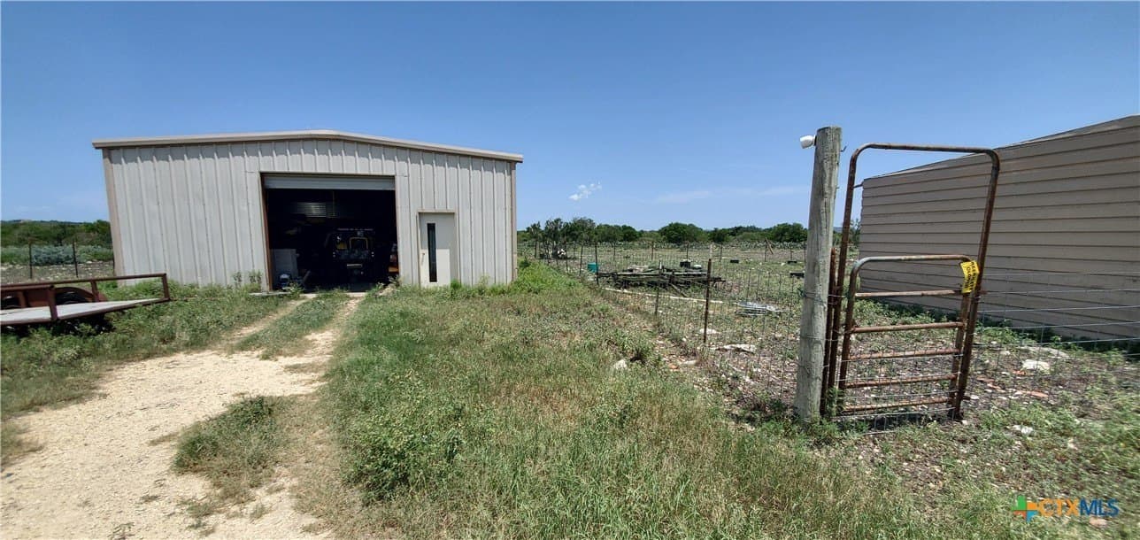 88.06 acres in Uvalde County - photo 6