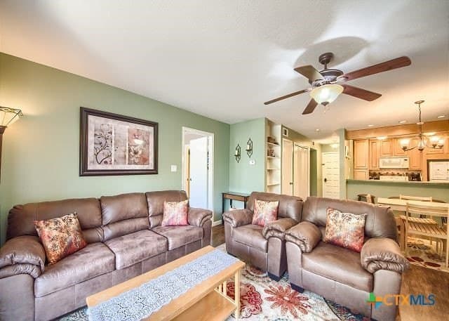 10.43 acres in Comal County - photo 4