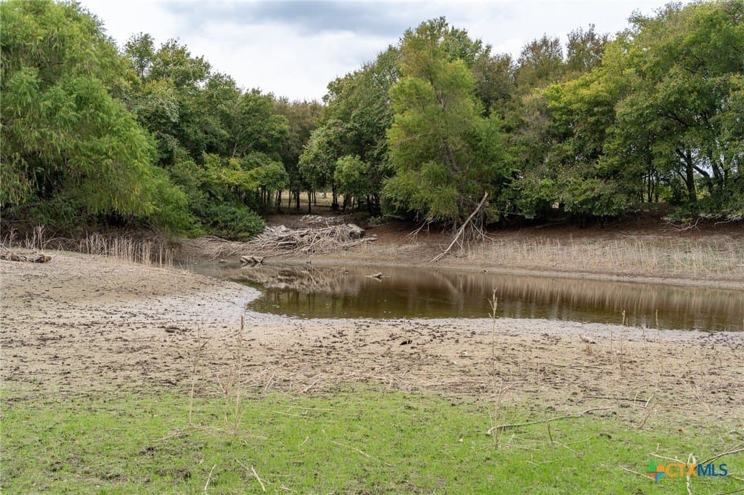 7.93 acres in McLennan County - photo 3