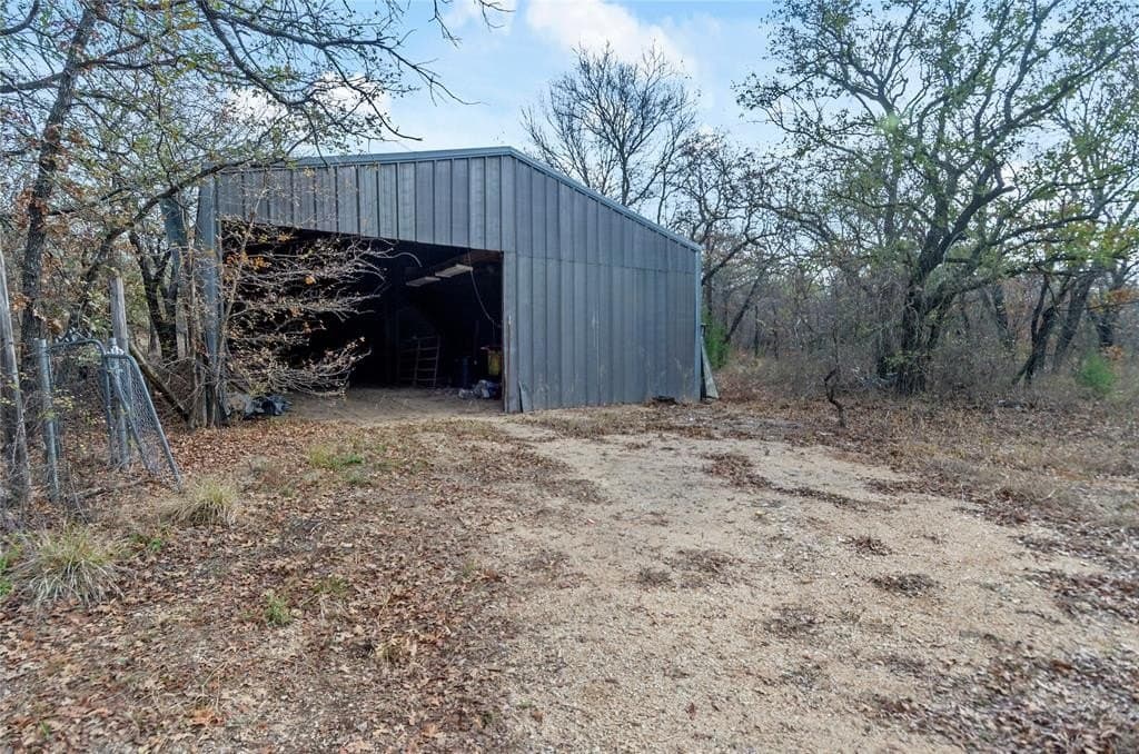289 County Road 1661