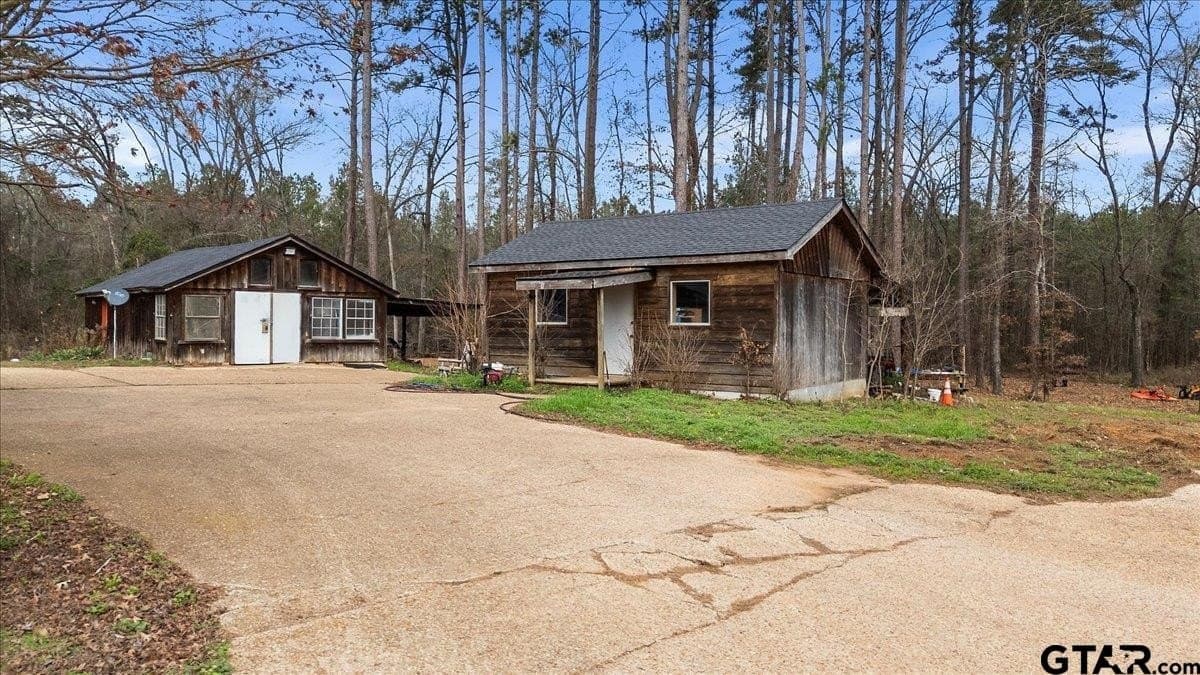 10 acres in Smith County - photo 34