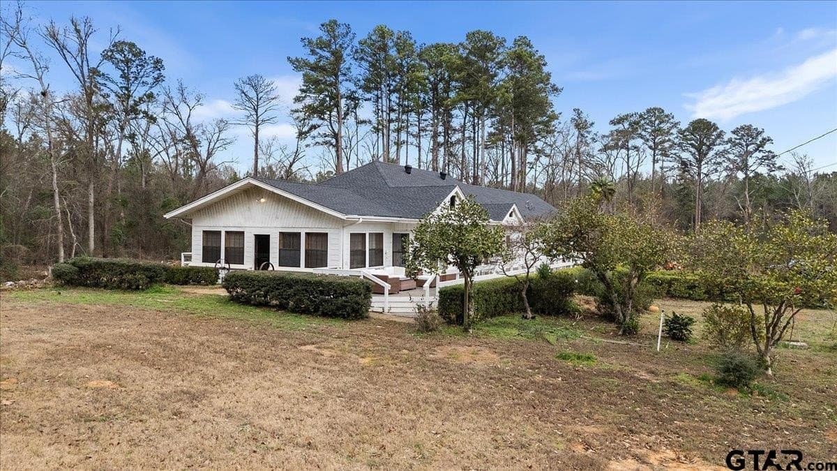 10 acres in Smith County - photo 4