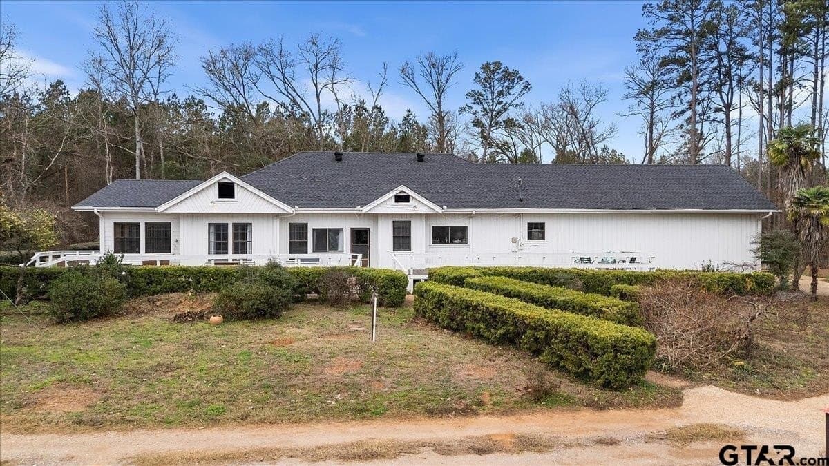 10 acres in Smith County - photo 2