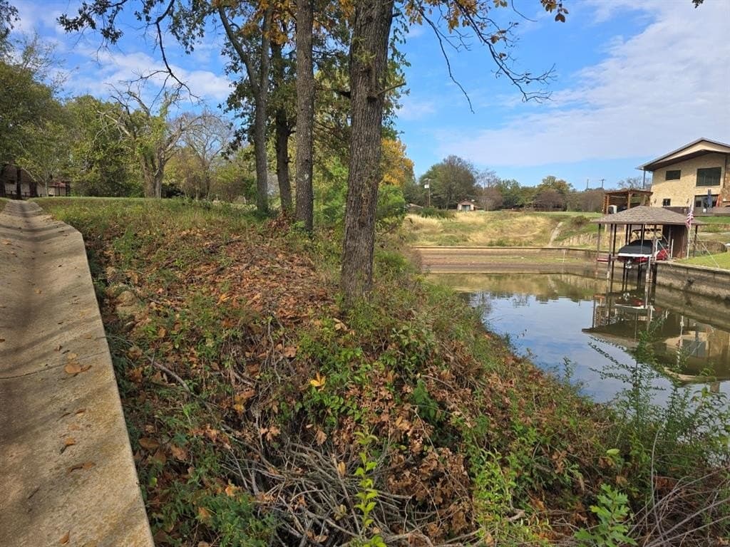 0.44 acres in Henderson County - photo 14