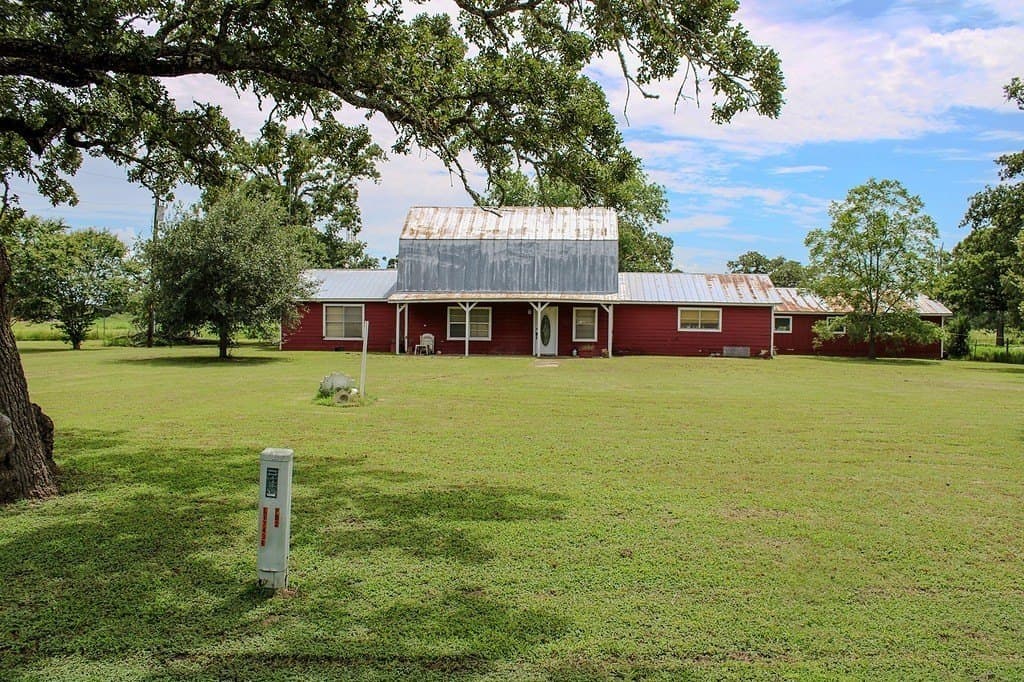 1084 County Road 120