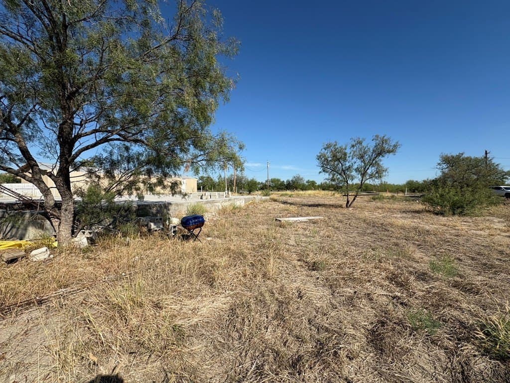 0.52 acres in Maverick County - photo 5
