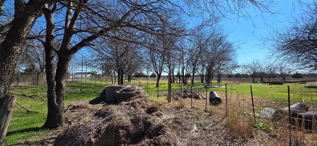 5.2 acres in Navarro County - photo 14