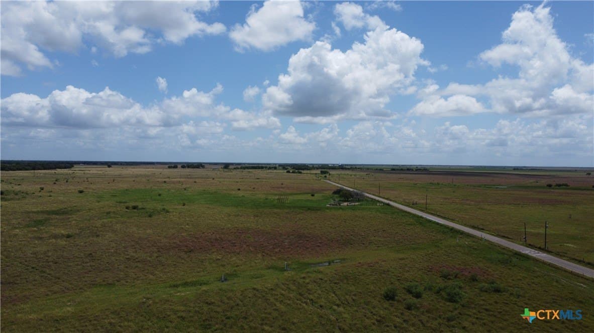 10.33 acres in Victoria County - photo 4