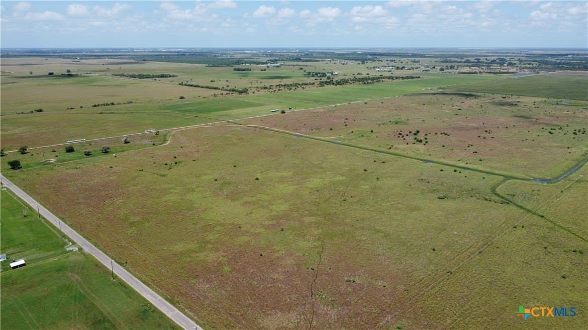 10.33 acres in Victoria County - photo 8