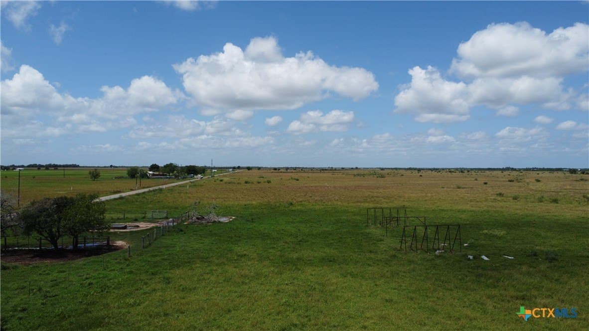10.33 acres in Victoria County - photo 3