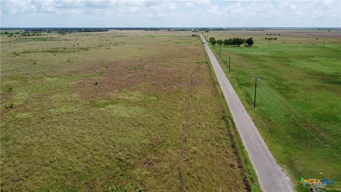10.33 acres in Victoria County - photo 7