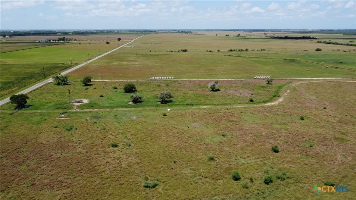 10.33 acres in Victoria County - photo 6