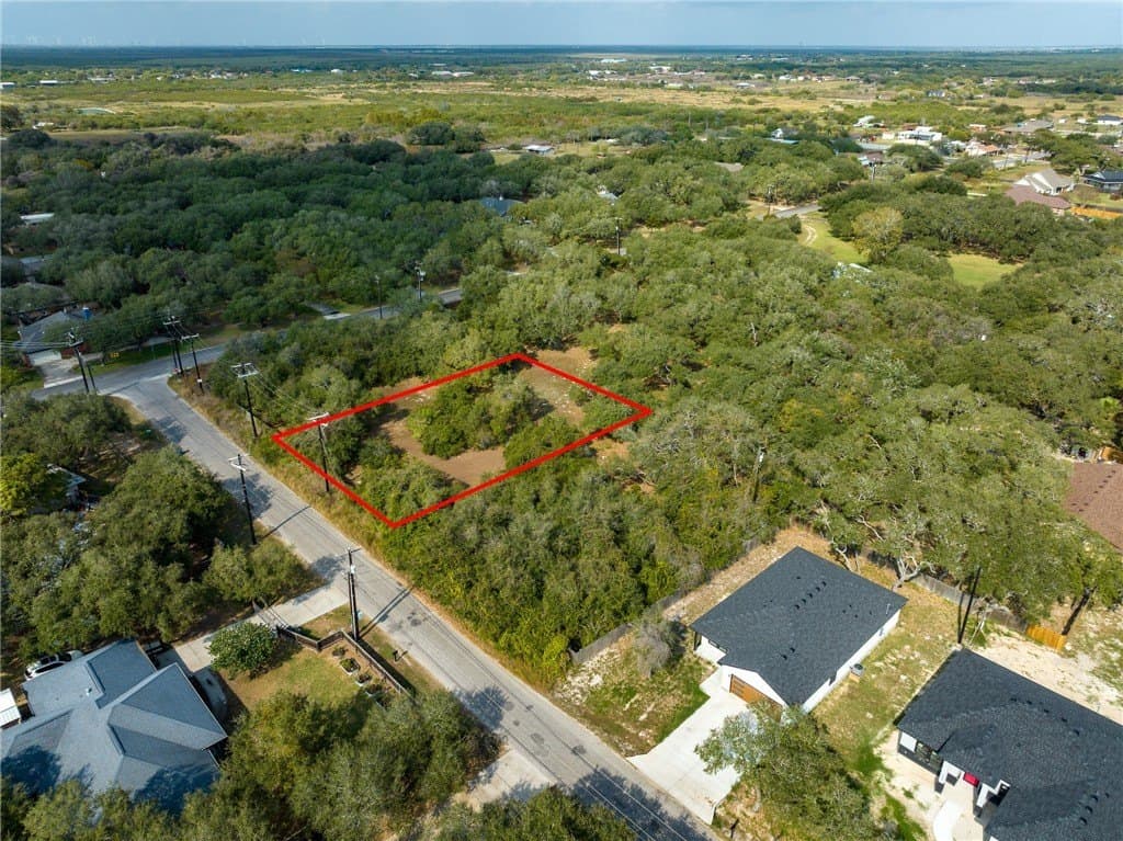 0.33 acres in San Patricio County - photo 4