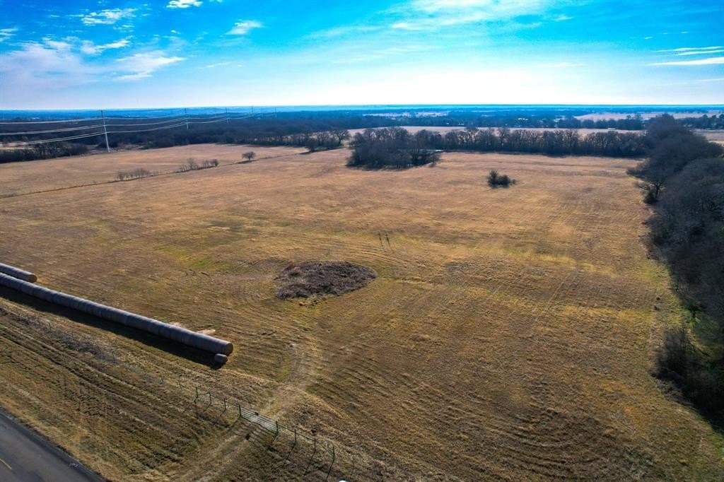 67.55 acres in Hill County - photo 3