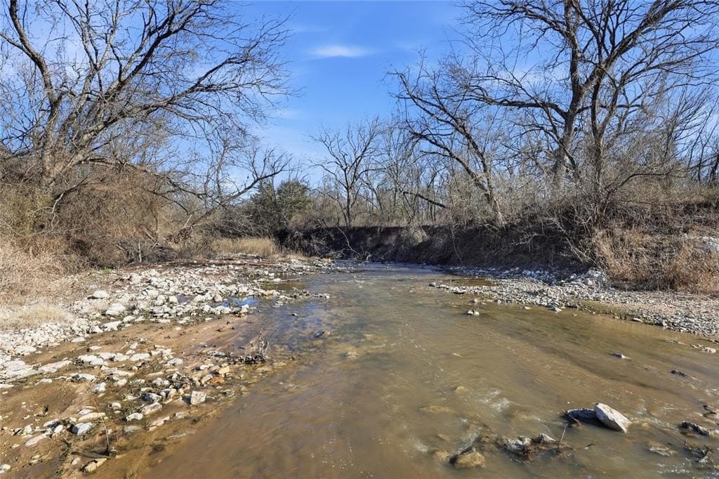 283.53 acres in Montague County - photo 2