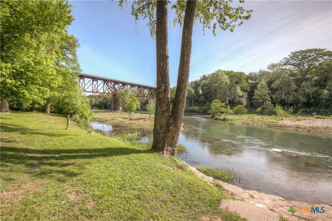 0.95 acres in Comal County - photo 19